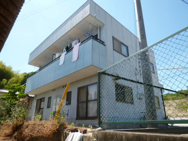 倉敷市真備町尾崎のアパートの外観