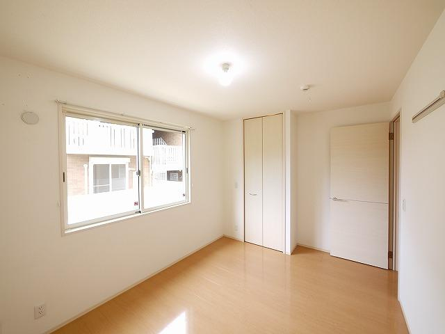 リビングタウンくにみ　Ａ棟の寝室|落ち着いて過ごせるお部屋なので、寝室にいかがでしょうか