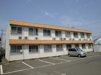 【外観】 | 新井町　単身者　駐車場1台込み　買い物便利　ワンルーム　お風呂・トイレ同室　6帖　学生可
