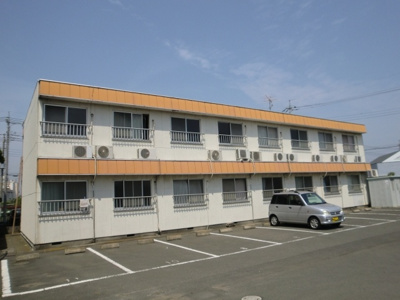 【外観】 | 竹内荘 | 新井町　単身者　駐車場1台込み　買い物便利　ワンルーム　お風呂・トイレ同室　6帖　学生可