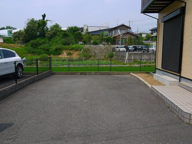 奈良市学園大和町1丁目戸建Aの駐車場|駐車場です