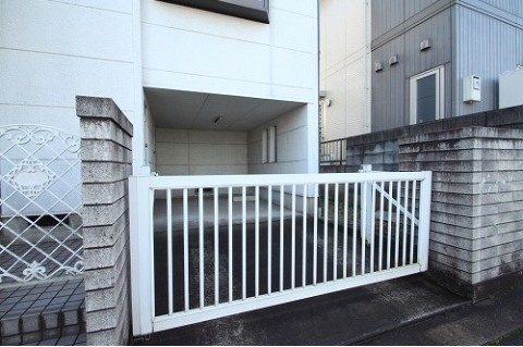 川越市川鶴戸建の駐車場