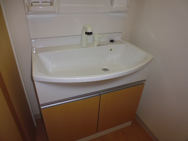 メゾン・コスモス壱番館の独立洗面台|洗髪洗面台