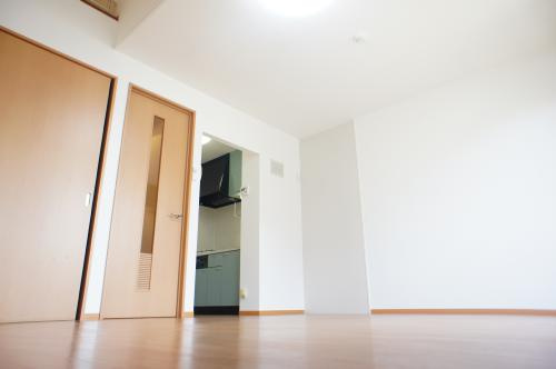 【居間・リビング】 | メゾン・ルミエール | 12帖のお部屋は広い！