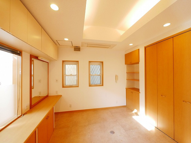 平城山店舗の内装