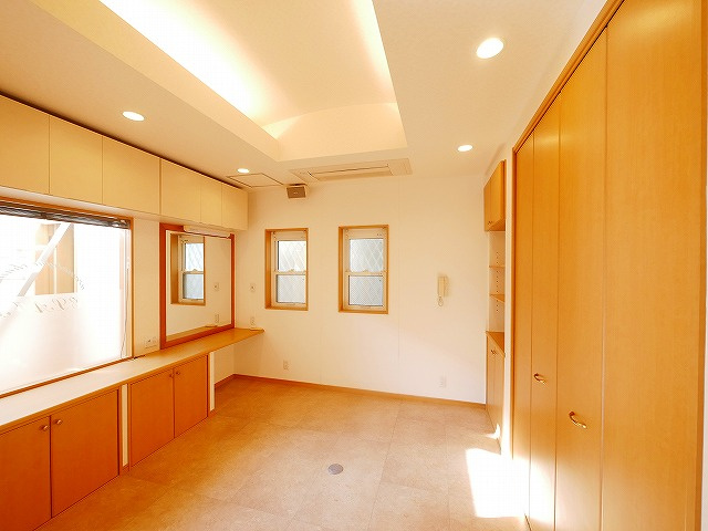 平城山店舗の内装