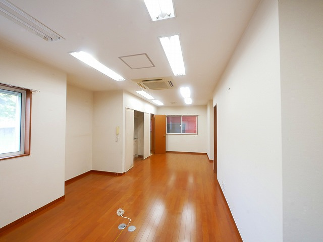 平城山店舗の内装