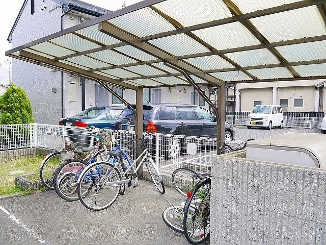 ファミイユのその他共用部分|駐輪場付き