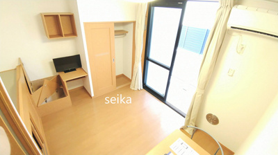 【居間・リビング】 | マロンハイツⅣ | 造り付けベットタイプのお部屋です。