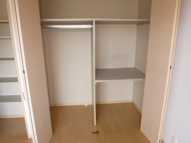 グラスガーデンＢの収納