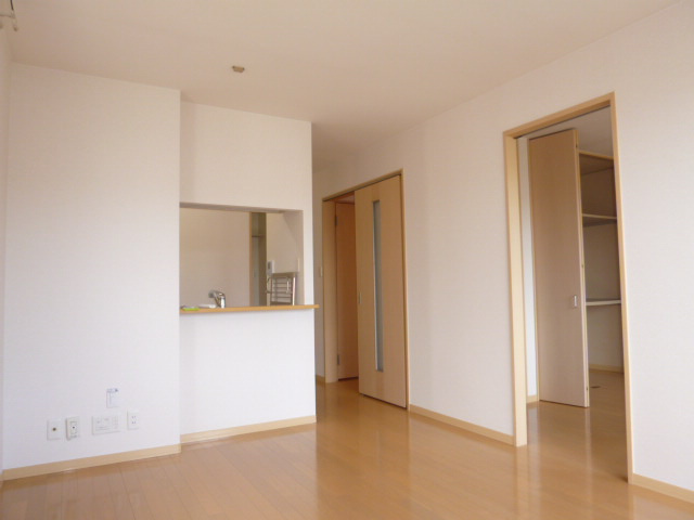 グラスガーデンＢの居間・リビング