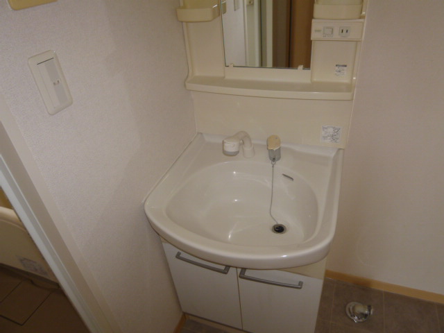 グラスガーデンＢの独立洗面台|洗髪洗面化粧台