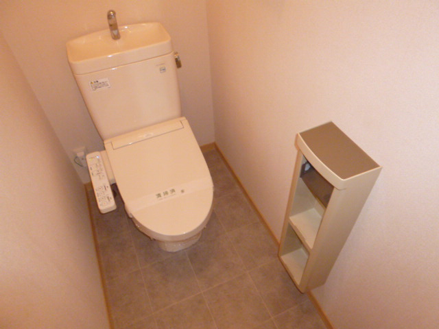 グラスガーデンＢのトイレ|温水洗浄便座