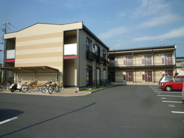 総社市中央１丁目のアパートの外観