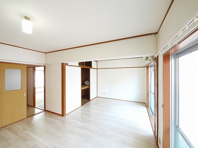 第1中村ビルの居間・リビング