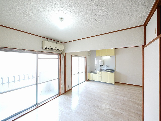 第1中村ビルの居間・リビング