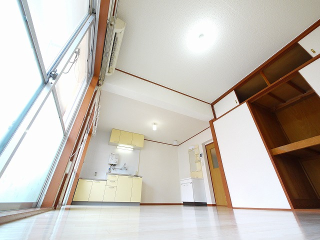 第1中村ビルの居間・リビング