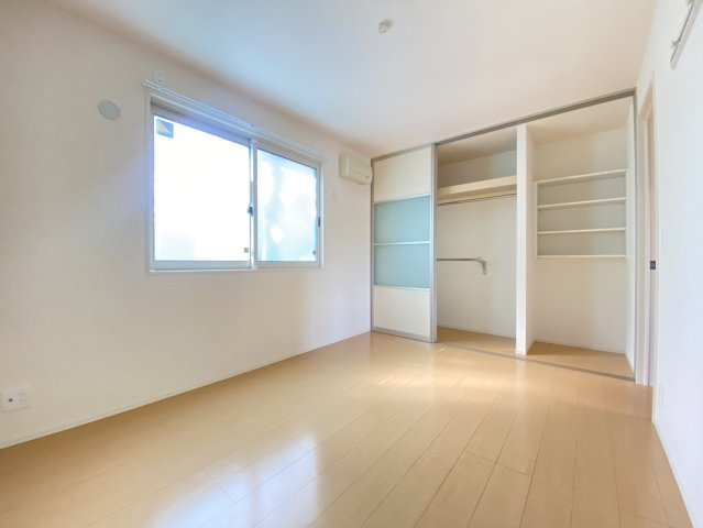 イーストヒルズ高松の洋室