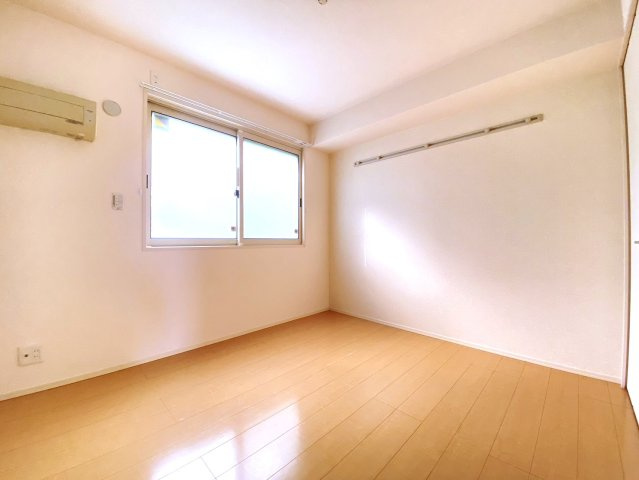イーストヒルズ高松の洋室