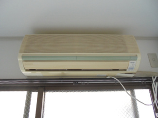 【設備】 | 千里山ビレッヂ | エアコン１台付き★