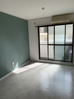 【洋室】 | 千里山ビレッヂ | 洋室７帖★