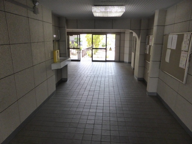 マンハイム佐貫Ａのエントランス