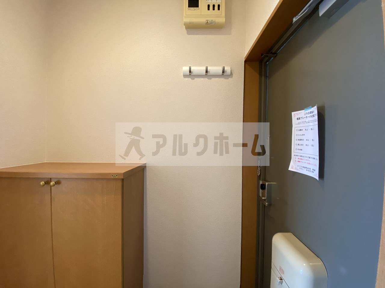 Casa de la J(カサデラジェイ)の玄関|カサデラジェイ　上着掛け