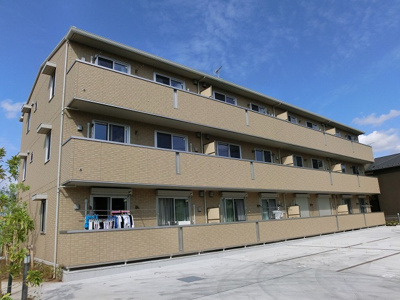 【外観】 | スカイタウン塚田 | スカイタウン塚田　軽量鉄骨造３階建　南西向き、日当たり良し