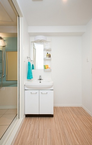 エンクレスト渡辺通Ⅱの洗面所|エンクレスト渡辺通Ⅱ（2K）　洗面所