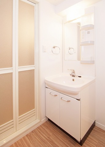 エンクレスト渡辺通Ⅱの洗面所|エンクレスト渡辺通Ⅱ（2K）　洗面所