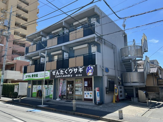 ブルーラグーンの外観