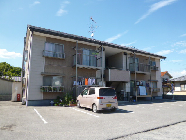 倉敷市真備町岡田のアパートの外観