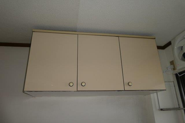 野田マンションＤのキッチン|キッチン上収納