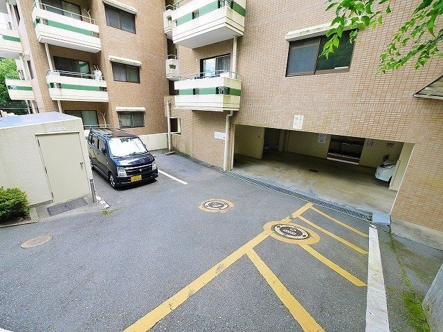 朝日プラザ生駒セントヒルズの駐車場|駐車場があります