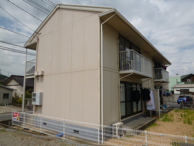倉敷市中庄のアパートの外観