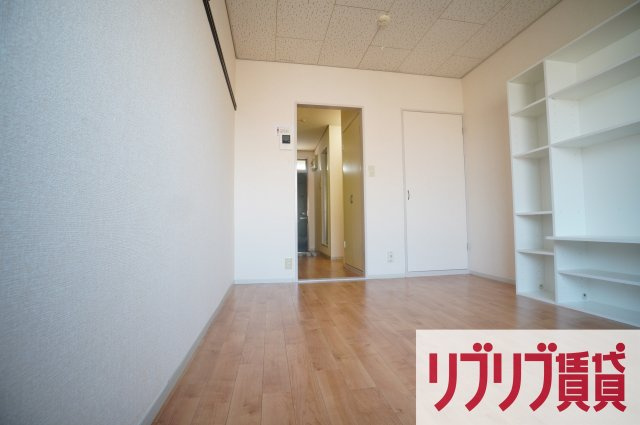 エステート葛城の居間・リビング
