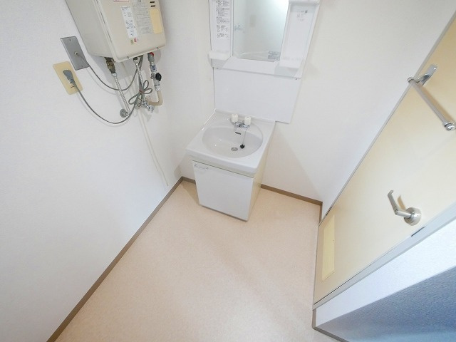 ヴィル・コンフォート大宮の洗面所|コンパクトで使いやすい洗面所