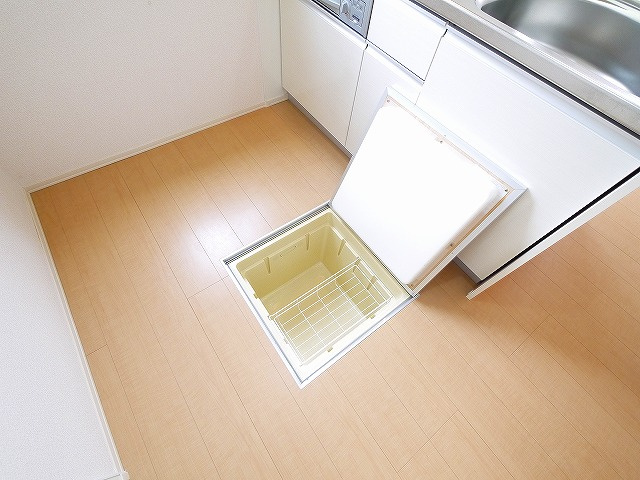 サニーコート（外山）の収納|床下収納