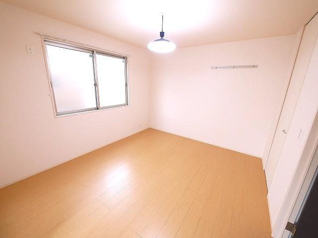 サニーコート（外山）の洋室|落ち着いた色調の洋室です