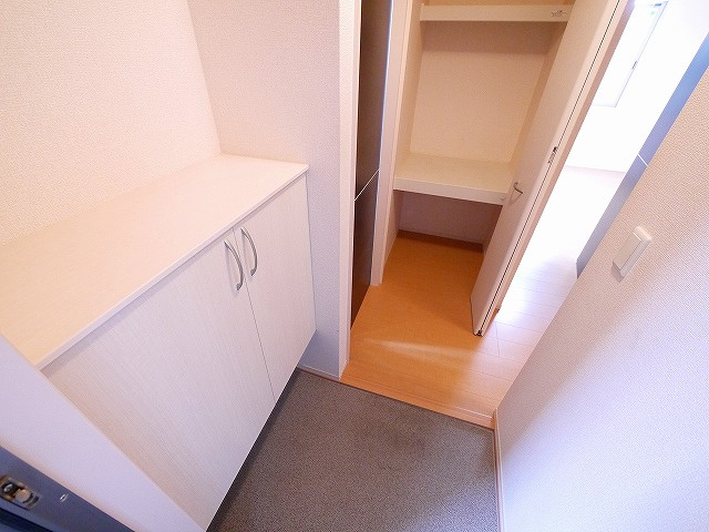 サニーコート（外山）の玄関|きれいな玄関です