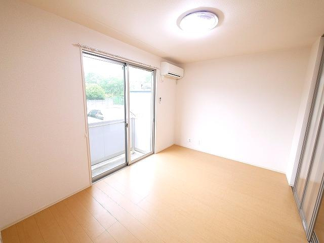 サニーコート（外山）の居間・リビング|使いやすい居間です