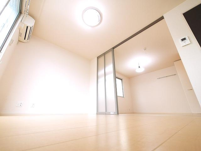 サニーコート（外山）の洋室|広々とした洋室です