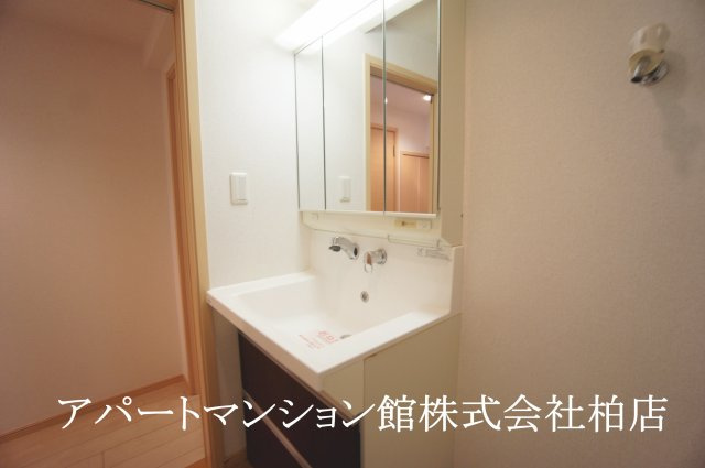 ゾーネンブルーメ・ノインの独立洗面台