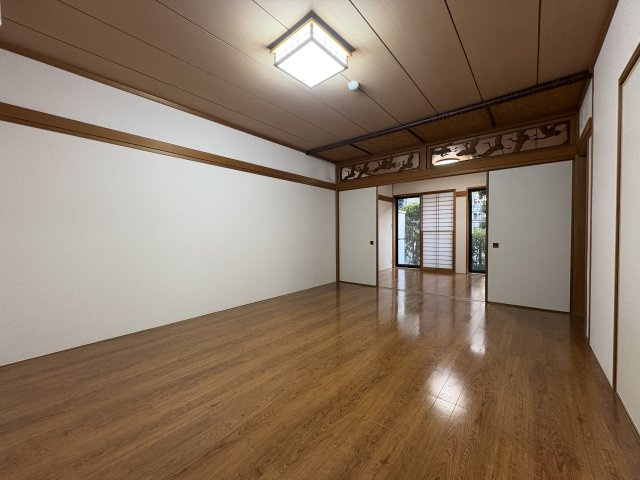 メイプルマンションの居間・リビング