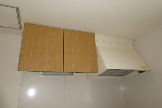 シャトー秋桜Ｂのキッチン|キッチン上収納