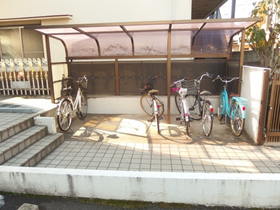 【その他共用部分】 | フローラ大泉 | 屋根付き駐輪場