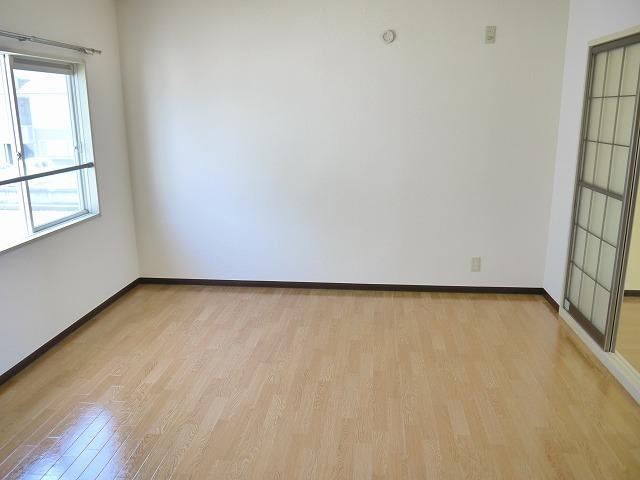 グリーンコーポ　Ａ・Ｂの内装|明るい洋室です