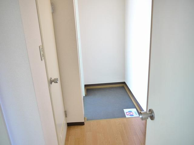 グリーンコーポ　Ａ・Ｂの玄関|収納もある玄関です