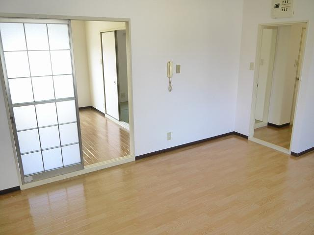 グリーンコーポ　Ａ・Ｂの居間・リビング|ゆったり過ごせるリビングです