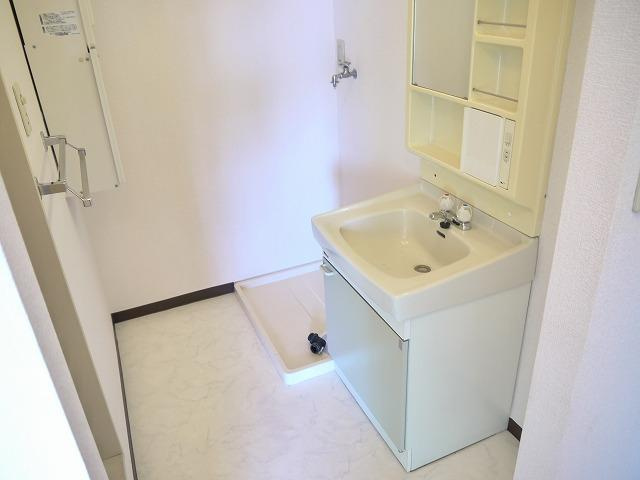 グリーンコーポ　Ａ・Ｂの洗面所|広い洗面スペース